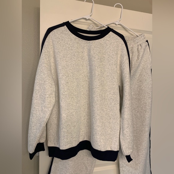 Comfy Sweat Bottom And Top Set NWOT 🌴 - Picture 2 of 15